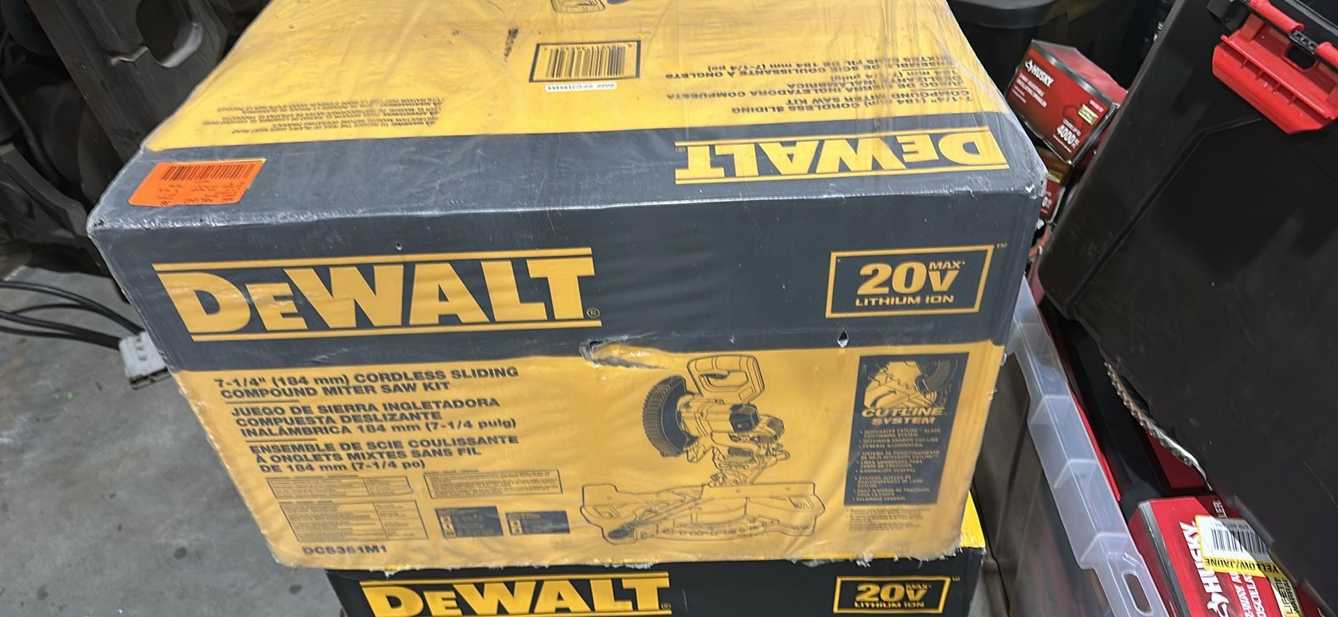 DEWALT 20V MAX Cordless 7-1/4 in. Sliding Miter Saw with (1) 20V Battery 4.0Ah