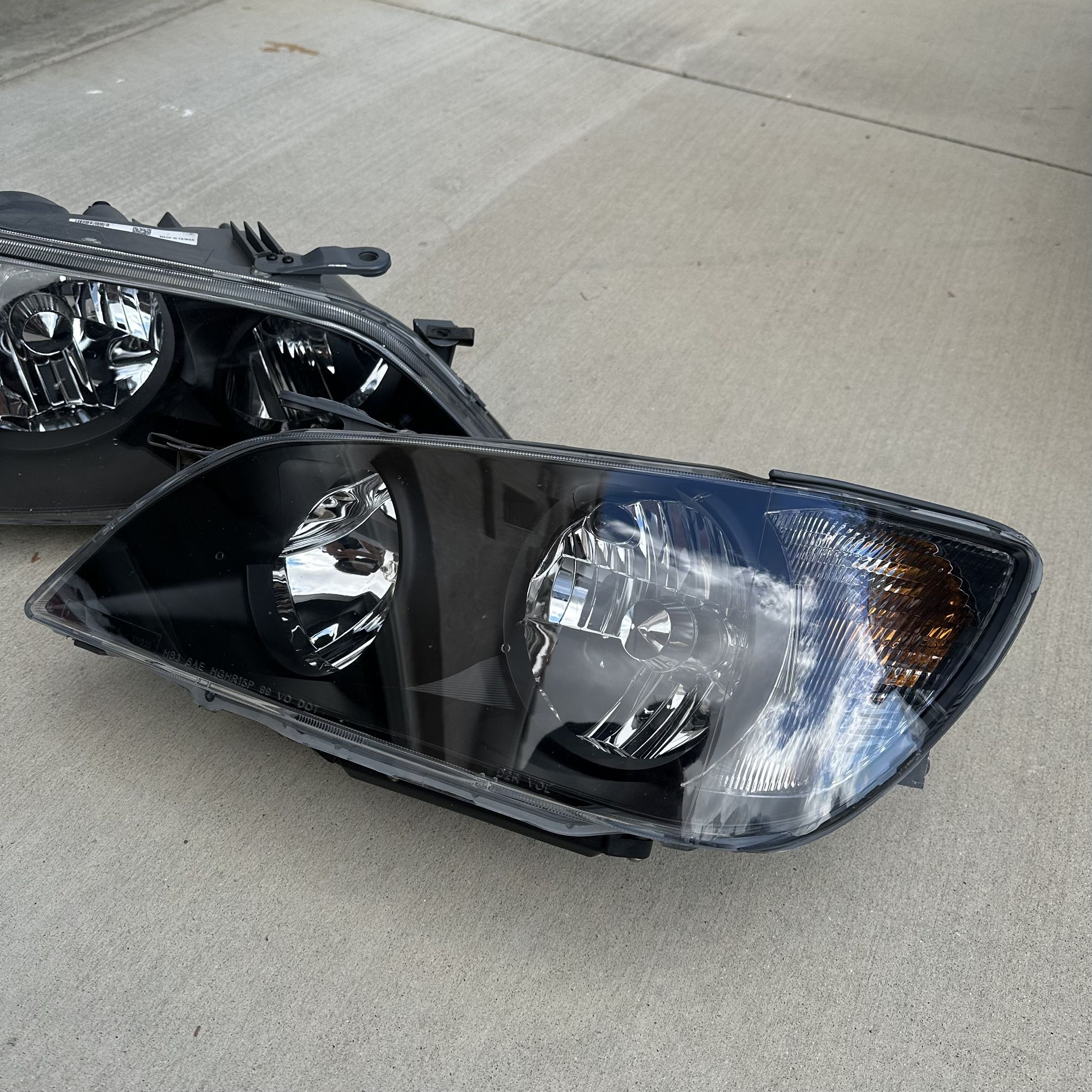 IS300 Headlight Assembly 2001-2005 black housing aftermarket