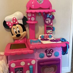 Minnie Mouse Kitchen!