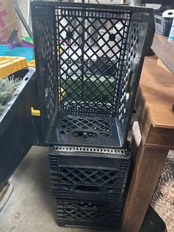 Plastic Heavy-Duty Plastic Crates