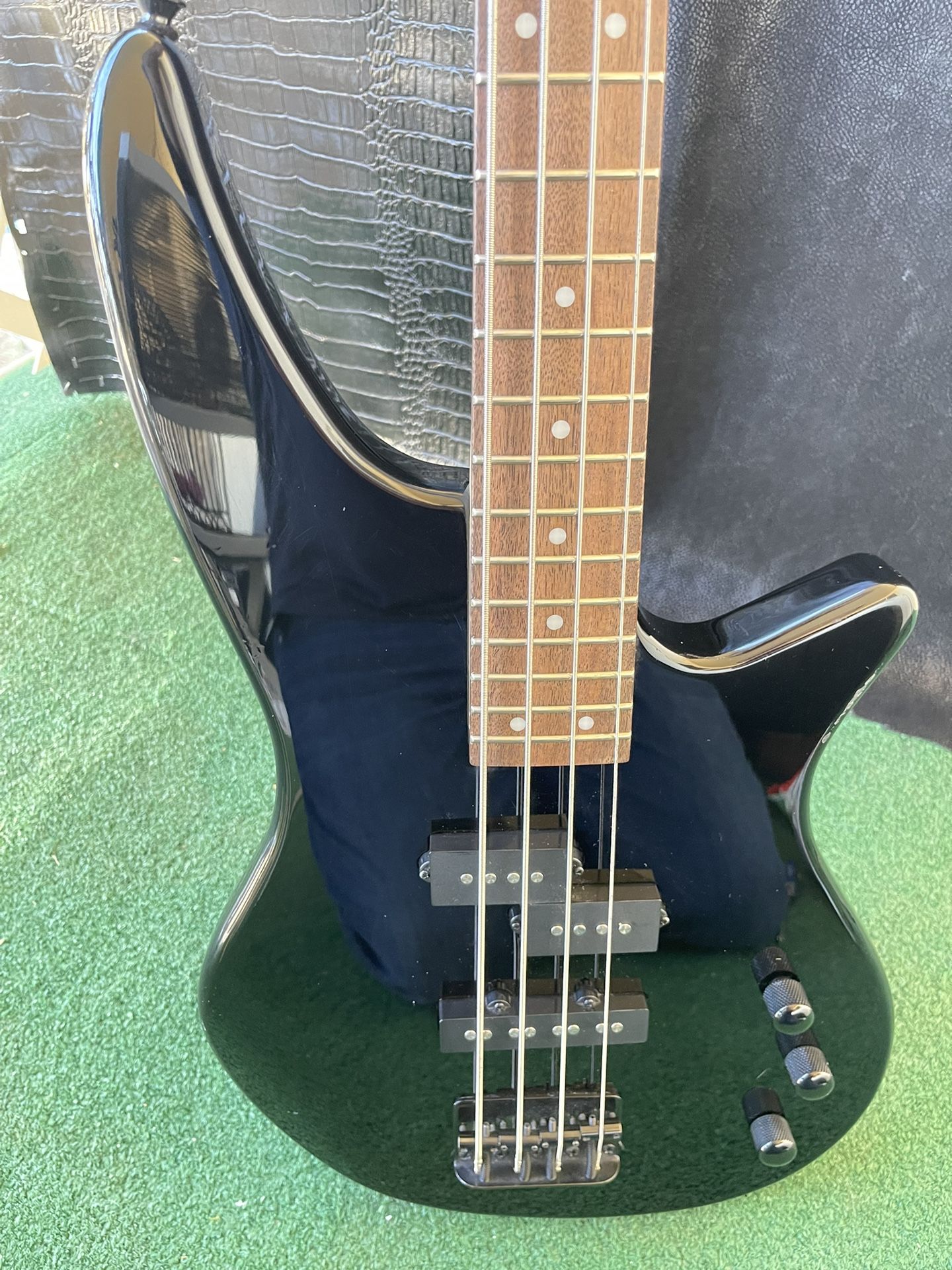 Jackson Bass $99 