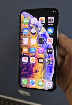 iPhone XS 64GB Factory Unlocked -Silver