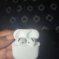 AirPods 4