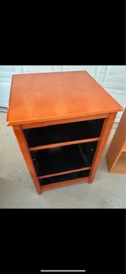 Nice Wooden Bookshelf / End Table