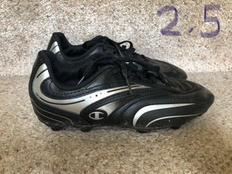 Soccer Cleats 2.5Y