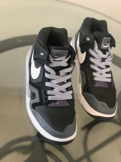 Jordan’s-Nike Size 6y womens Size 7 used once like new