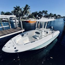 Robalo R200