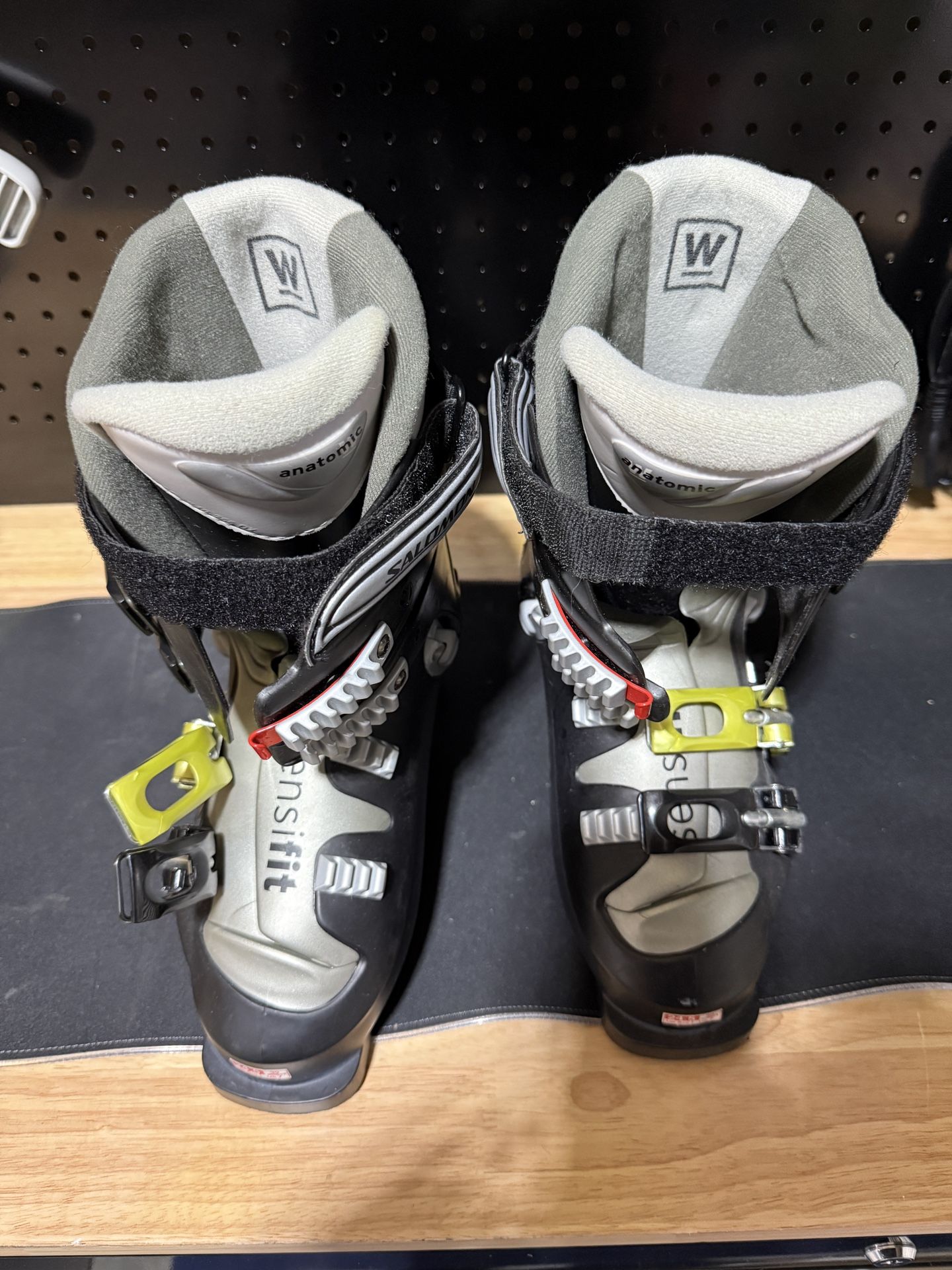 Women Ski Boots Salomon Size 7