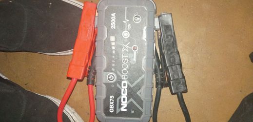 Emergency car jumper and powersupply