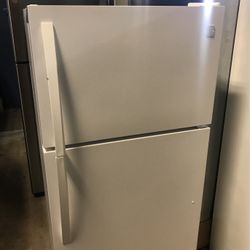 Kenmore Refrigerator Top Freezer White 