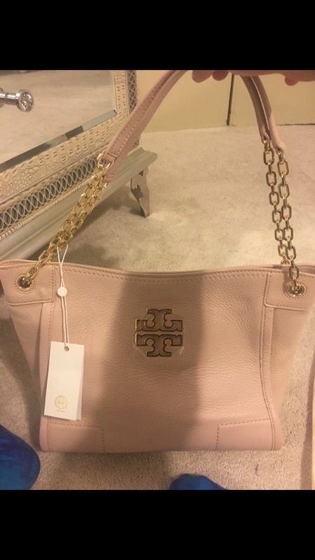 Large Tory Burch Emerson Tote $80 for Sale in Laurel, MD - OfferUp