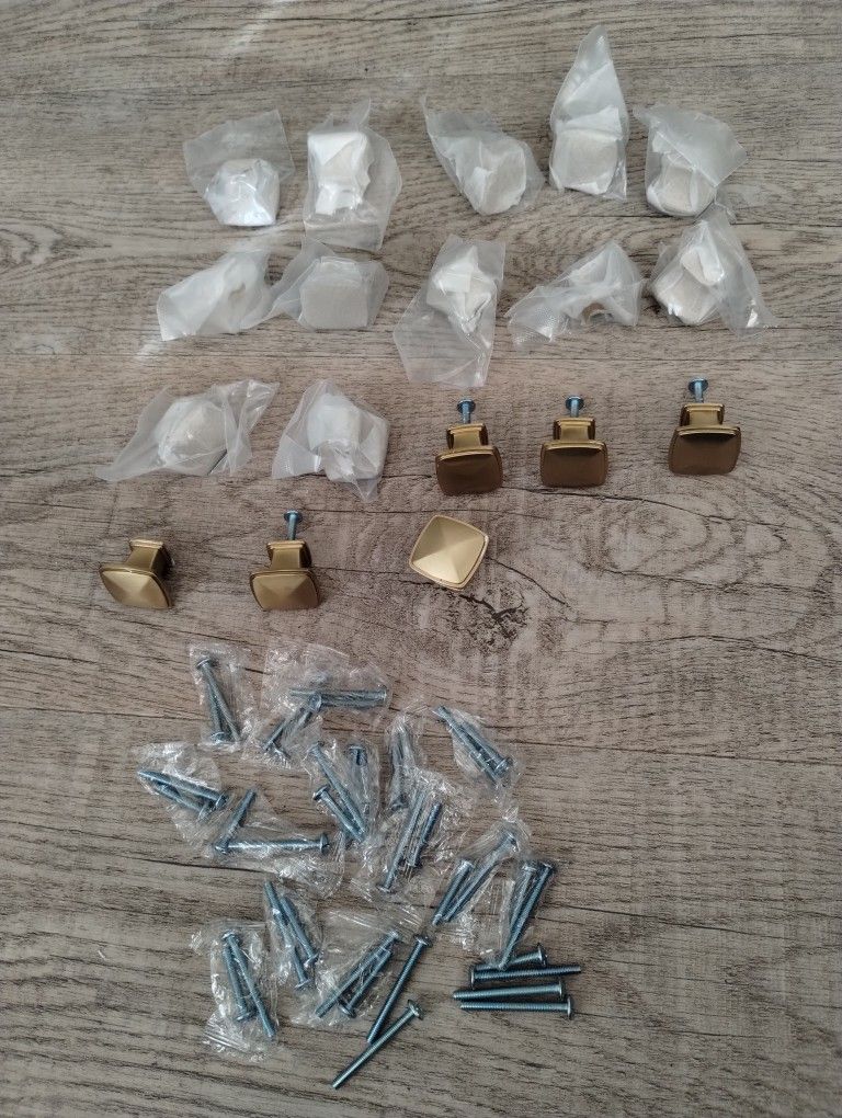 18 Gold Color Cabinet Knobs