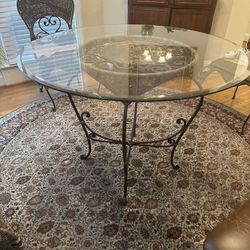 Round Table And Chairs