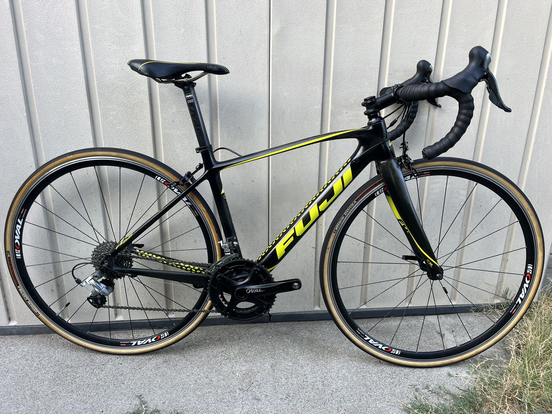 Fuji Carbon Road Bike XS! Very Nice!