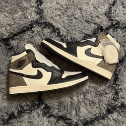 Air Jordan 1 Retro High - Dark Mocha *MULTIPLE SIZES*