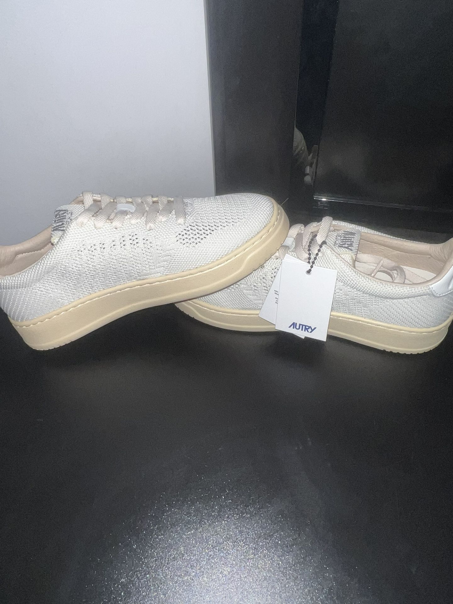 Autry Medalist Easeknit Sneakers