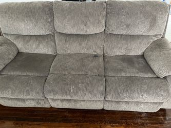 Recliner love seat *pick up only