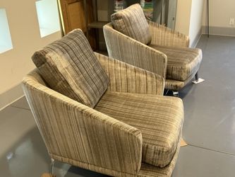 Casa de Sus  side chairs.