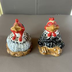 Ceramic Chicken Salt & Pepper Shakers Set Black White Feathered Glossy