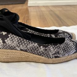 Tory Burch “HEATHER” Ankle strap Wedge NWOB SZ 7.5