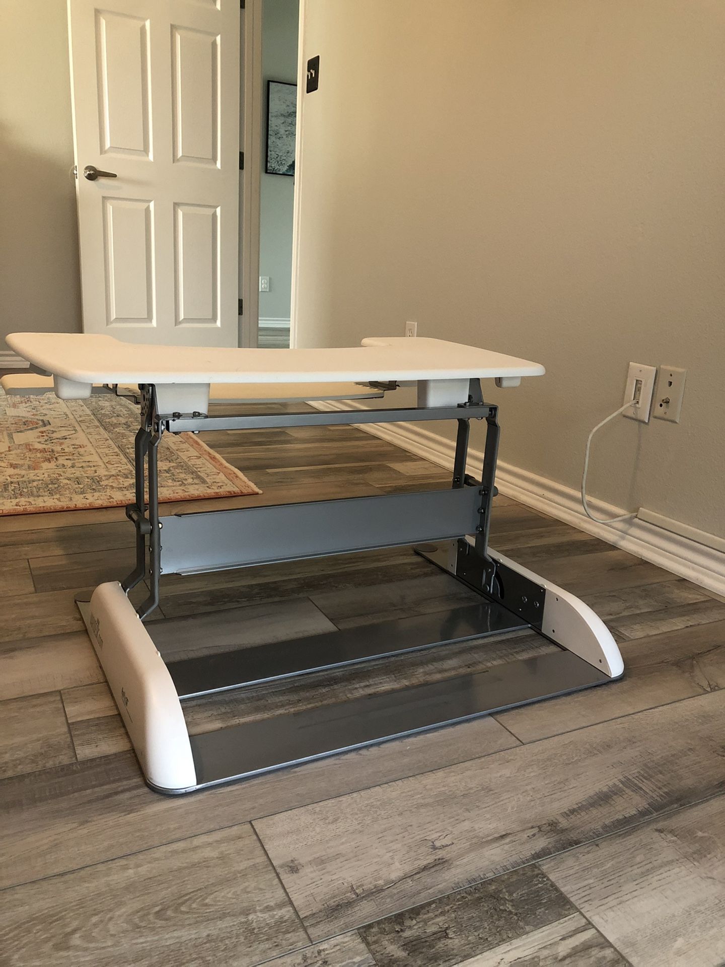 *PRICE DROP *Stand Up Desk