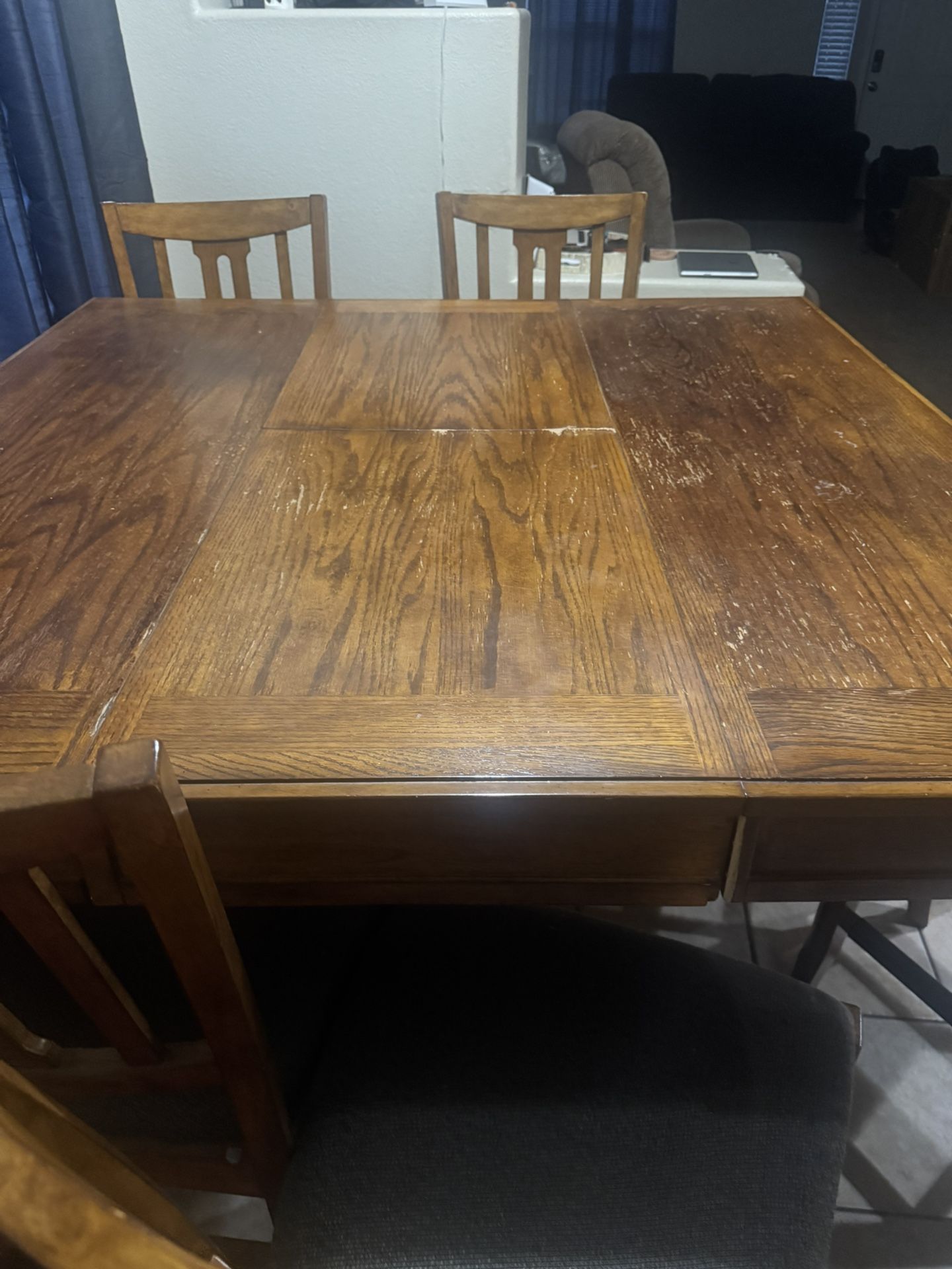 Table with 8 Chairs