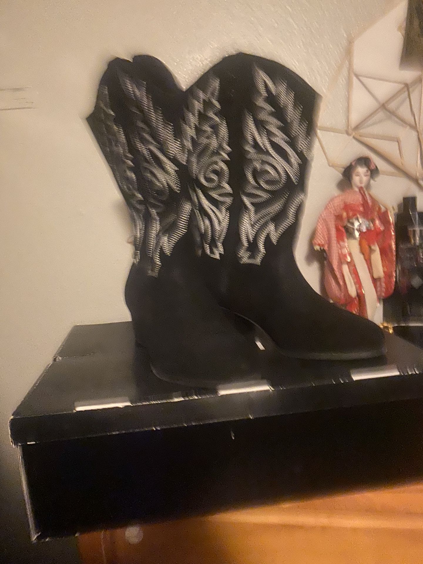 Torrid cowgirl deals boots
