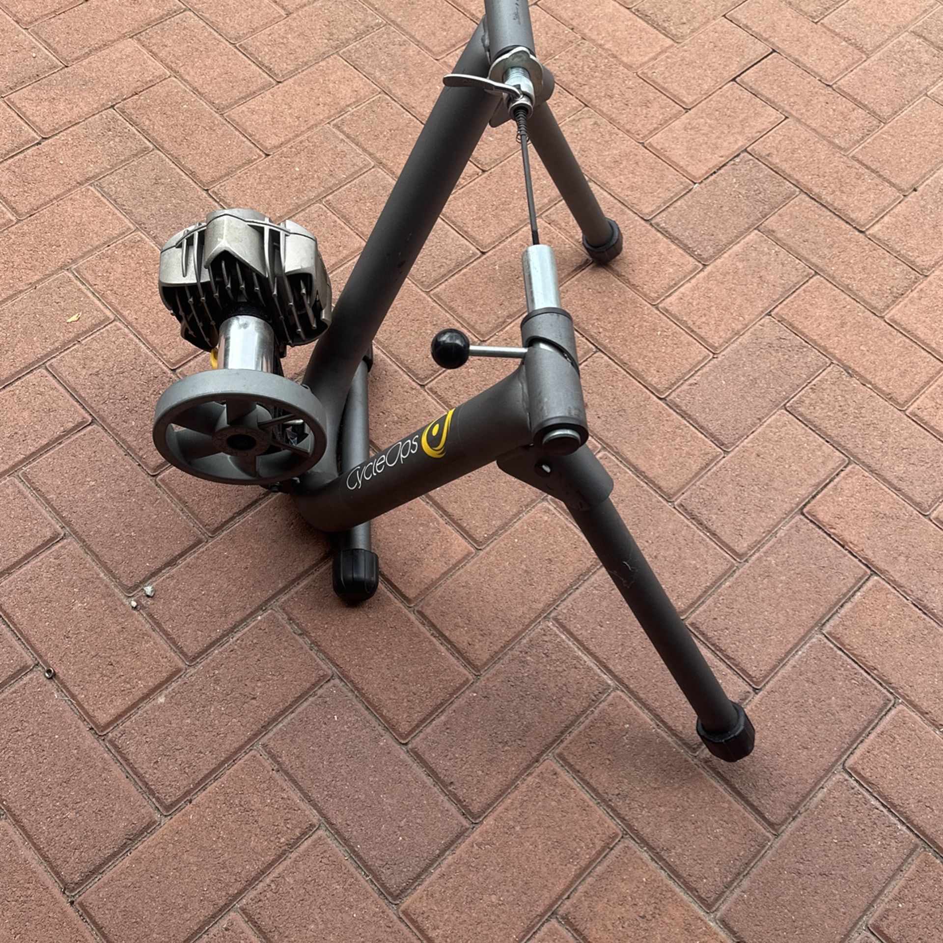 CycleOps Magneto Bike Trainer Cycling accessories