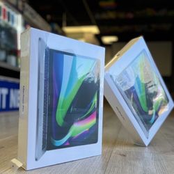 MacBook Pro (M2 Chip) (Take It Home In Payments/ llévatelo a casa en pagos) 