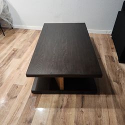 Cocktail Table 