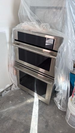Electrolux icon microwave and oven, like new,
