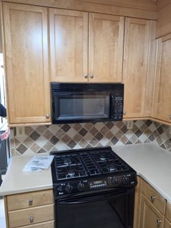Excellent condition kitchen cabinets