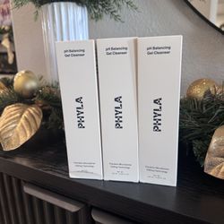 Phyla pH Balancing Gel Cleanser