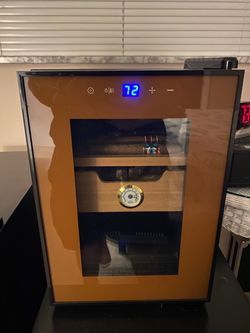 Electric Cigar Humidor with Digital Display