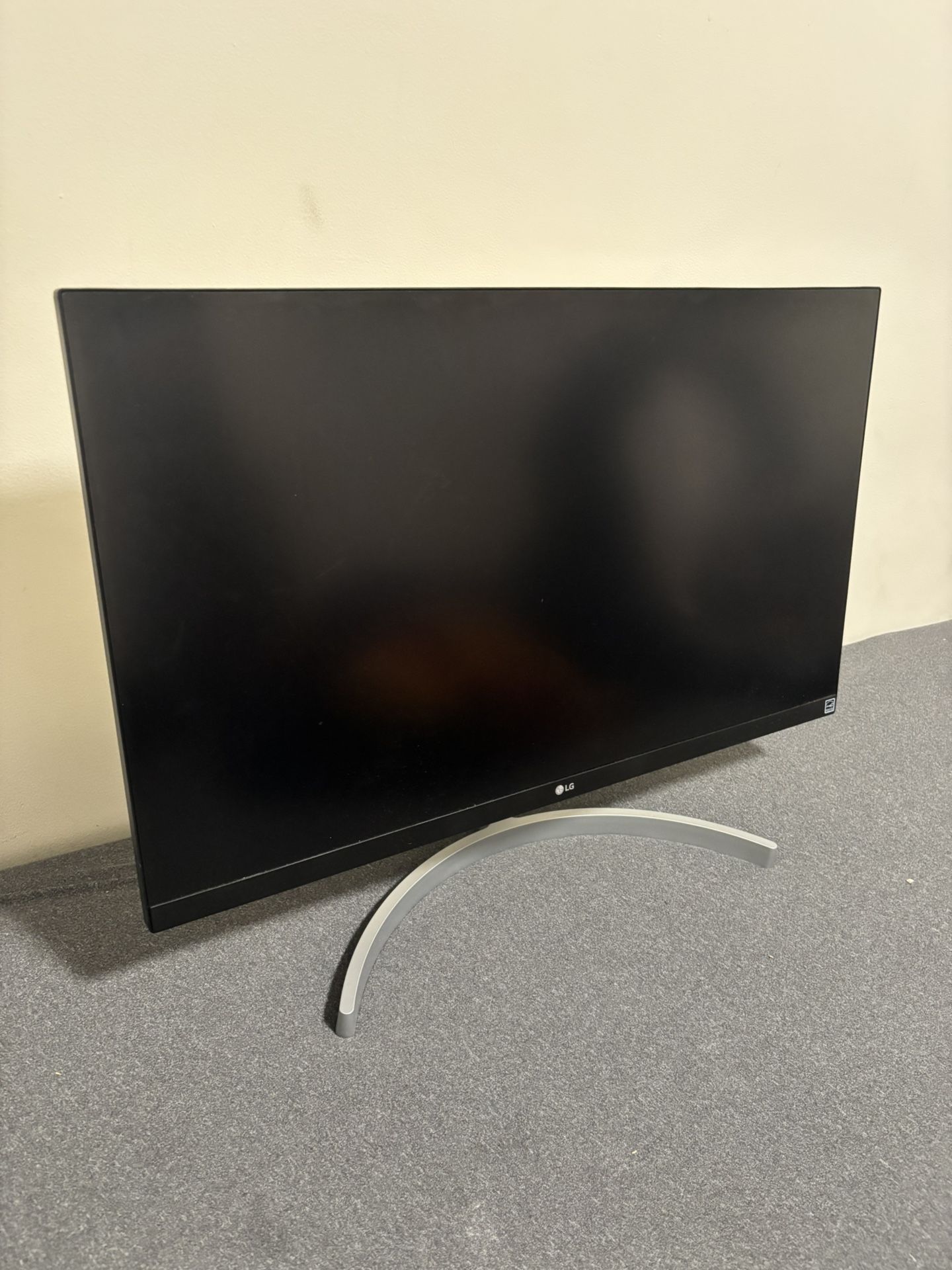 4K 27 Inch LG Monitor
