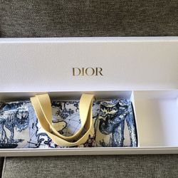 NEW LIMITED EDITION Dior Beauty Around The World Blue/Multi Straw Tote