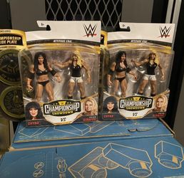 WWE Championship Showdown Series 5 Figures - Chyna Vs Trish Stratus - Lot of 2