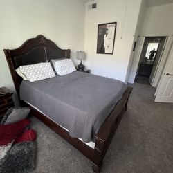 6 Piece Bedroom Set Available!