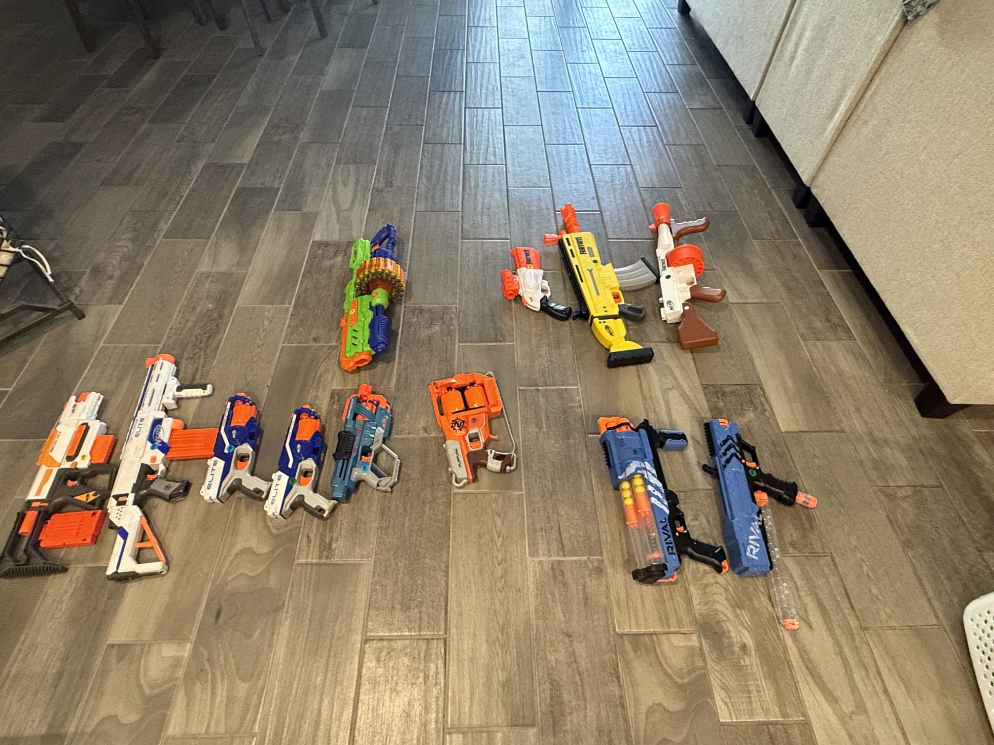 NERF GUNS!!