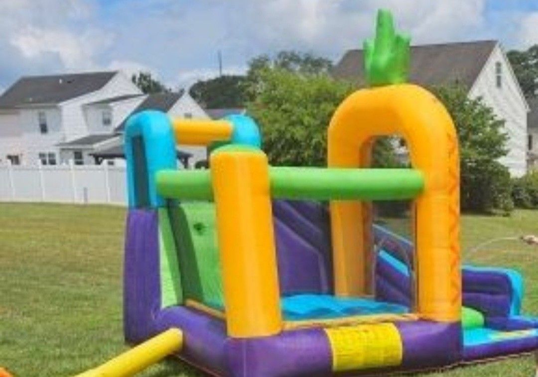 Bounce HOUSE WITH BLOWER
