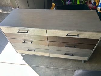 Dresser