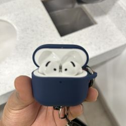 AirPod 4 (noise cancellation)