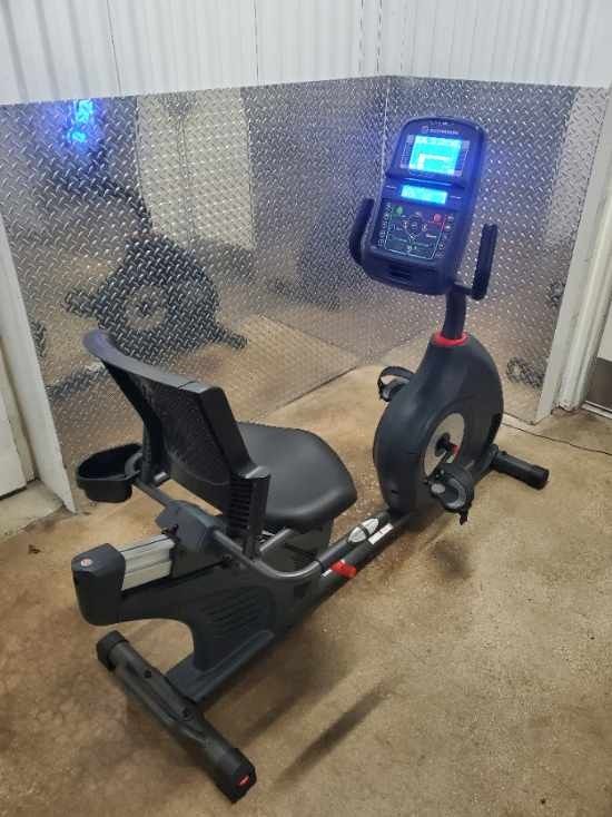 SCHWINN 270 RECUMBENT BIKE (LIKE  NEW CONDITION & DELIVERY AVAILABLE TODAY)