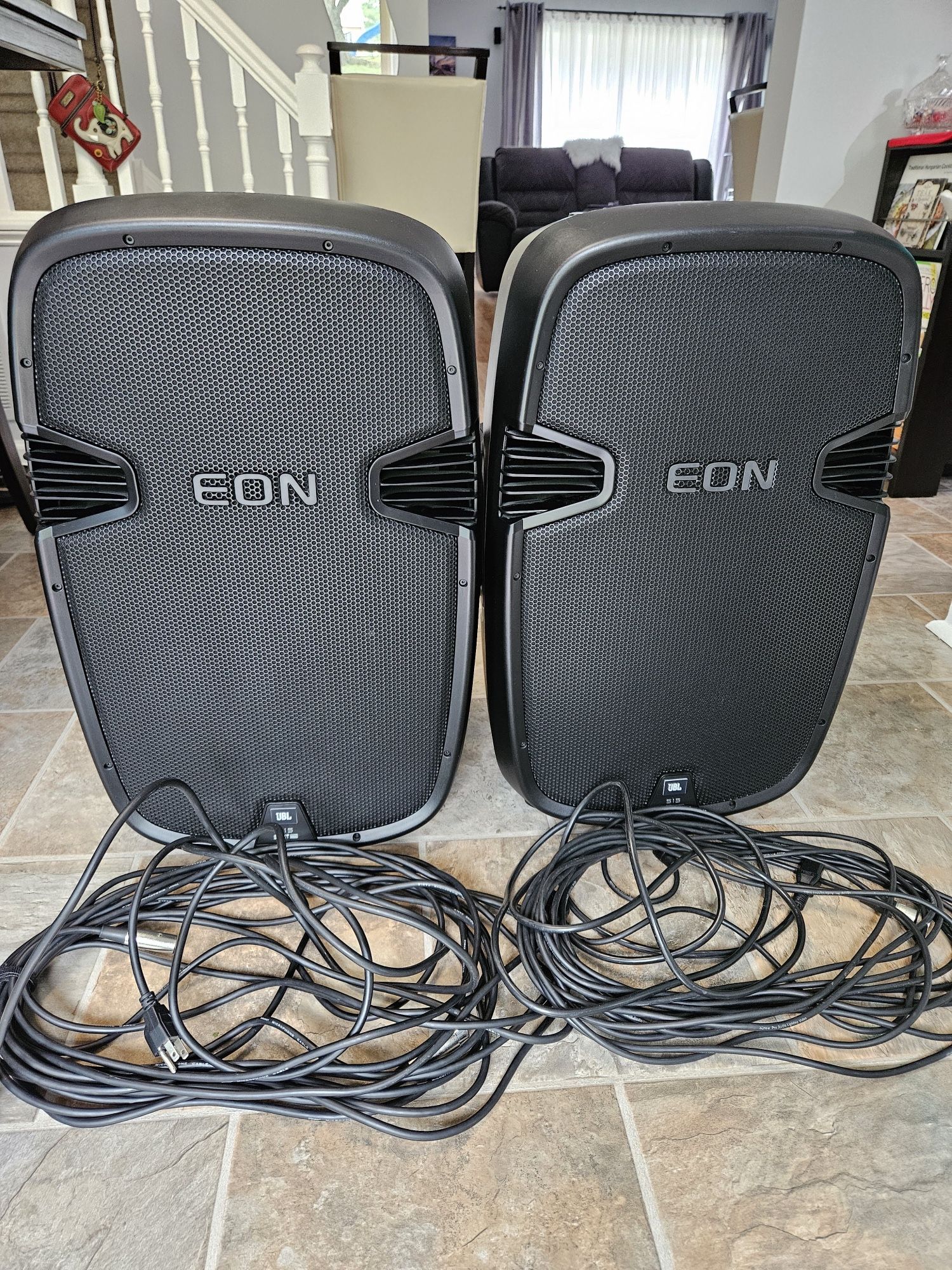 JBL EON 515XT Powered DJ Speaker Pair