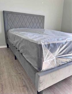 Queen bed with mattress $299