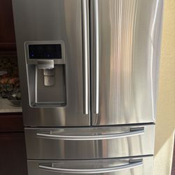 Samsung Refrigerator for Parts or Repair