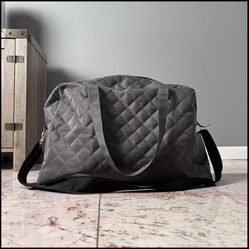 GRAY LARGE DUFFLE BAG WITH BLACK STRAP