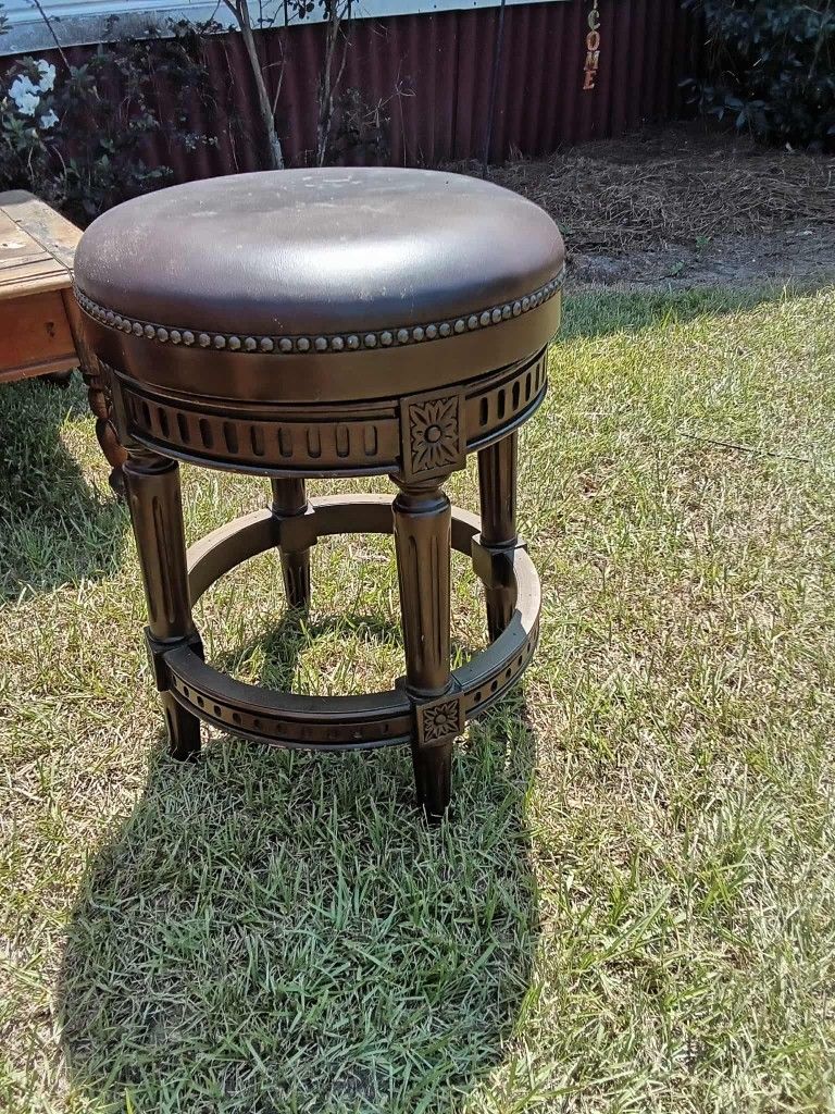 Swivel Bar Stool