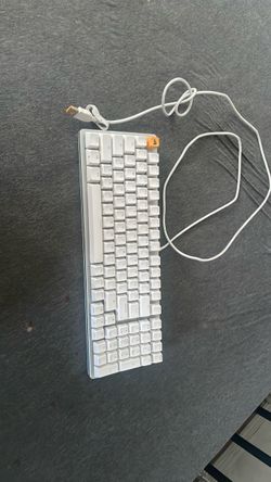 Glorious Gmmk2 Keyboard Orange light speed switches