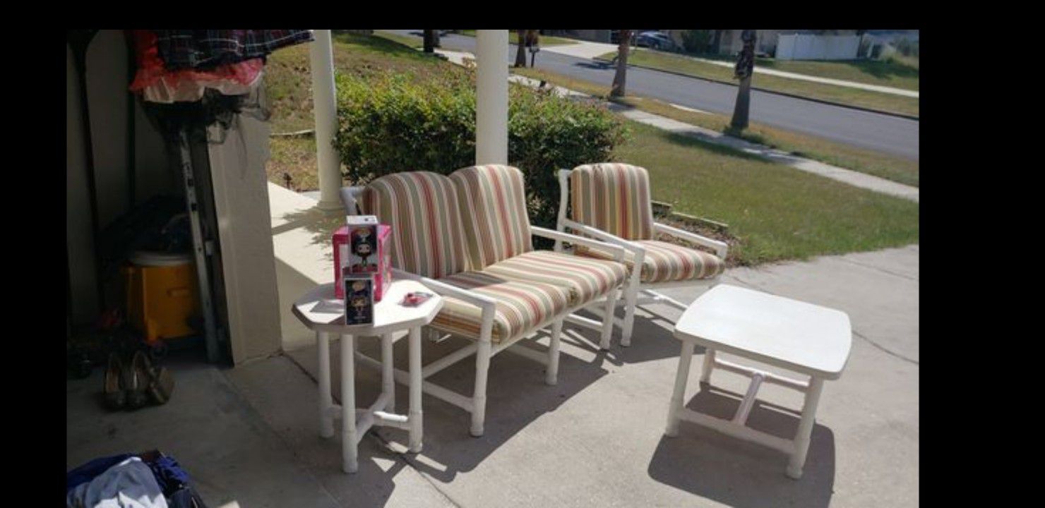 4 pc Outdoor furniture new